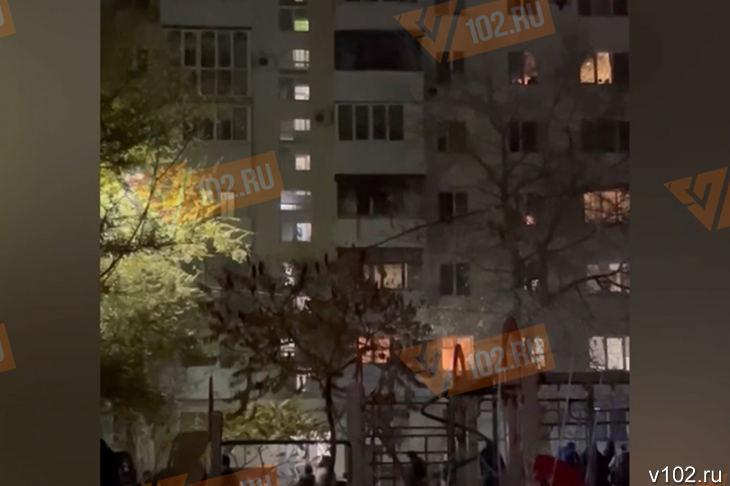 «Был слышен хлопок»: на севере Волгограда пострадал в пожаре житель дома