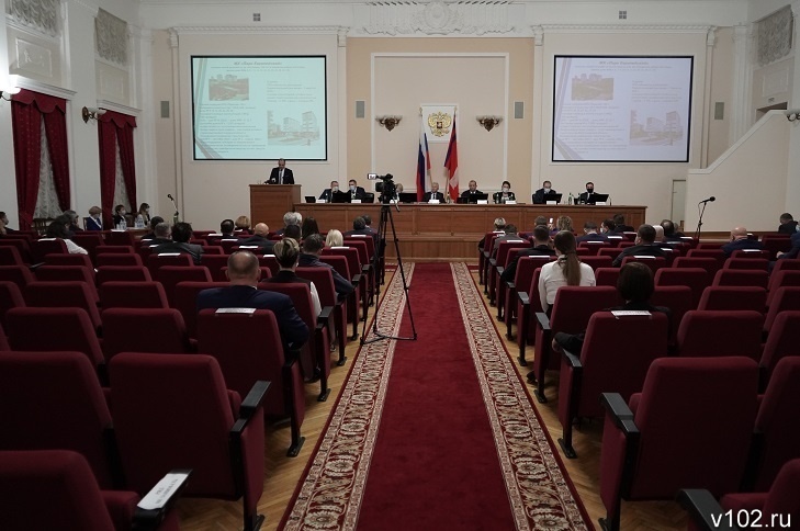 Способные все закончились? В Волгограде четвертый раз ищут реставратора зала обкома КПСС