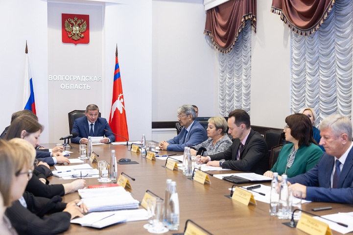 Андрей Бочаров настроил чиновников на достижение целей медицинской реформы