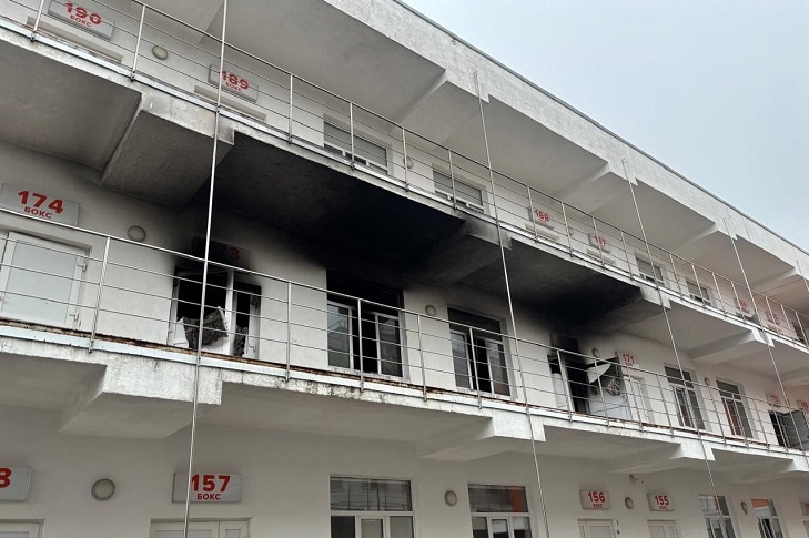 В Саратове на пожаре в инфекционке пострадали семь человек