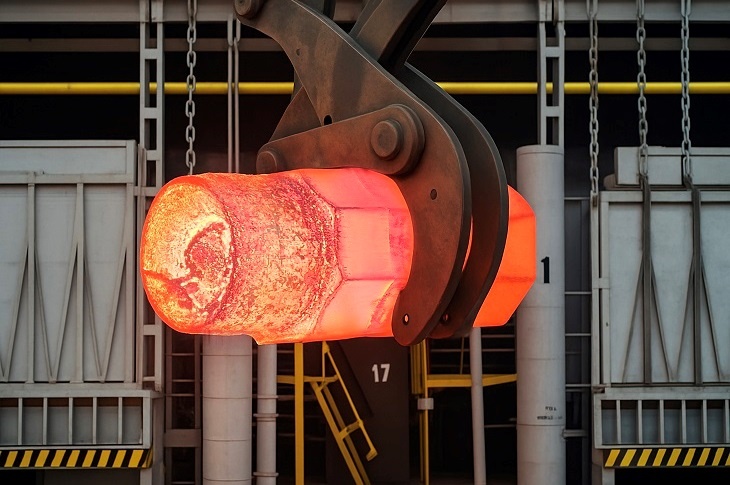 На «Красном октябре» впервые отлили сифонным способом слиток весом 125 тонн