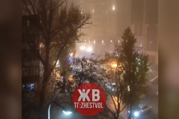 В Волгограде потушили пожар у элитного ЖК «Арбат»