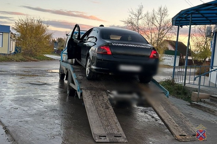 Под Волгоградом машины нарушителей увезли на штрафстоянку