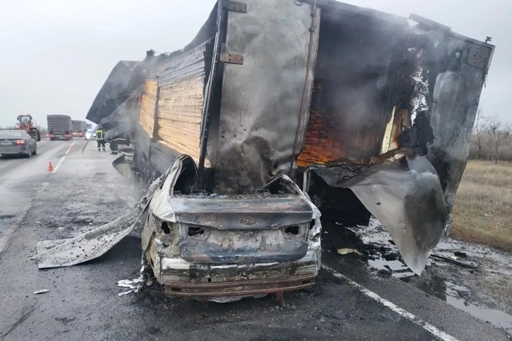 После гибели трех человек в загоревшемся после ДТП авто под Волгоградом возбудили дело