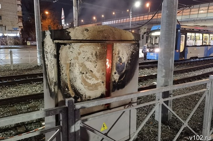 Пожарные ликвидировали возгорание на линии СТ в центре Волгограда