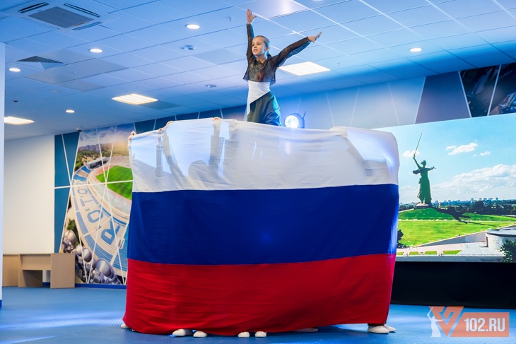 «Живой» гимн, танцы и жеребьёвка: в Волгограде прошла церемония открытия чемпионата РФ по сквошу