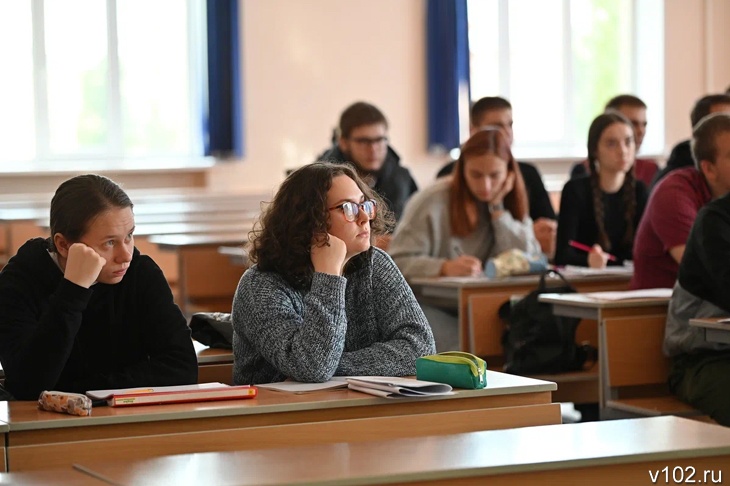 Волгоградцам в 2026 году ограничат платное обучение в вузах по 40 направлениям