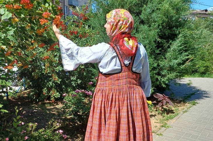 «Это вам не современный оверсайз»: волгоградка надеется вернуть в моду русские сарафаны