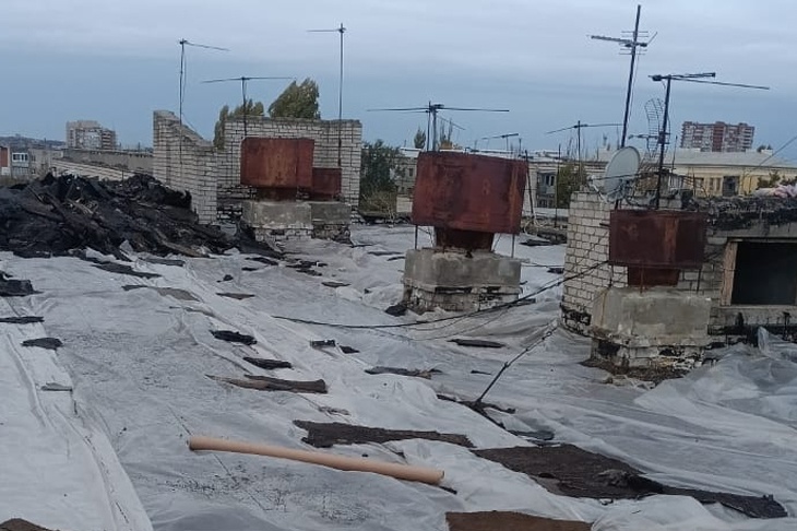 «Впору на байдарке сплавляться»: в Волгограде из-за капремонта третий раз за месяц затопило общежитие на ул. Чебышева