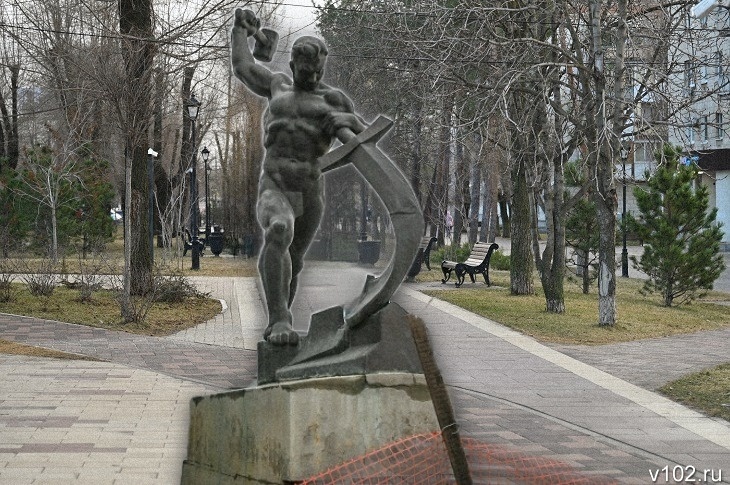 Ростовчане воздвигнут в Волгограде постамент для «переезжающей» скульптуры Вучетича