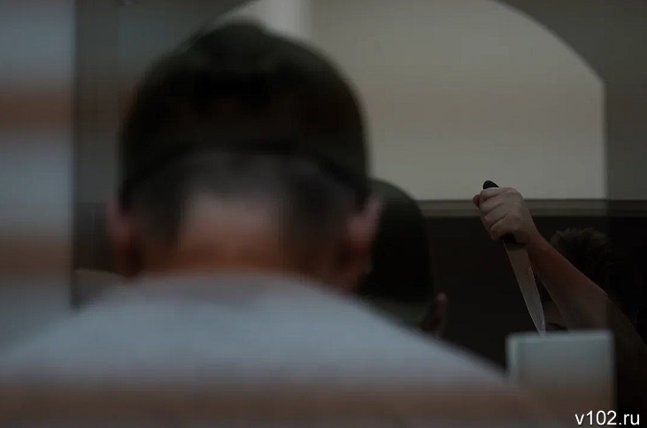 В Волгограде мужчина выжил после нескольких ударов ножом в грудь