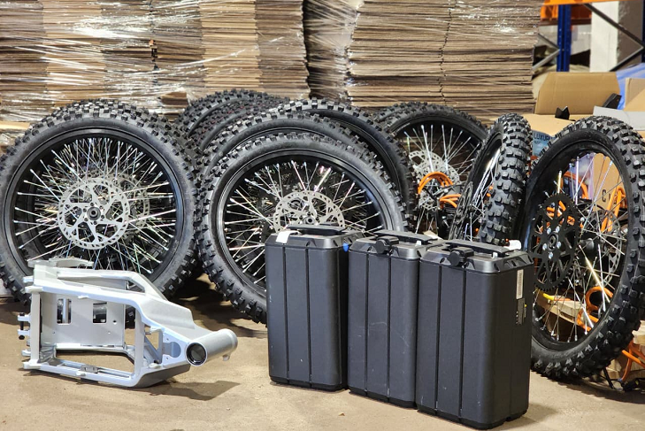 Волгоград направляет бойцам СВО 40 комплектов для электромотоциклов