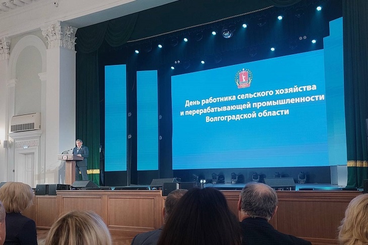 Бочаров подводит итоги сельскохозяйственного года на встрече с аграриями