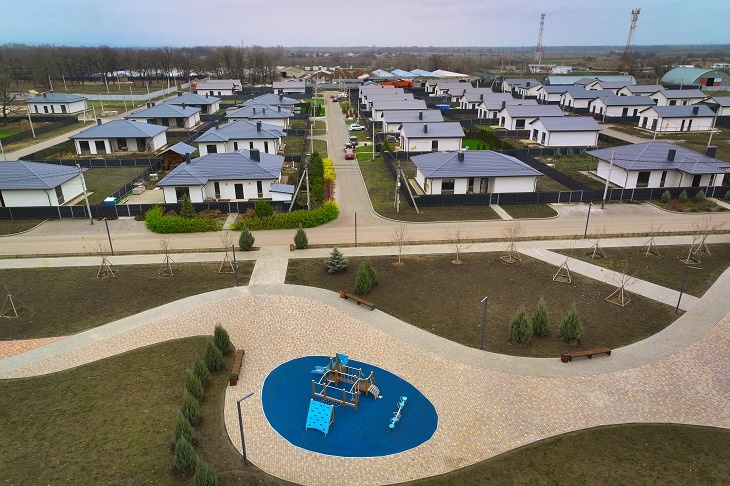 «Брошу все и уеду в Бурковский». Коттеджный поселок «Бурковский парк»  всего в 15 минутах от центра Волгограда