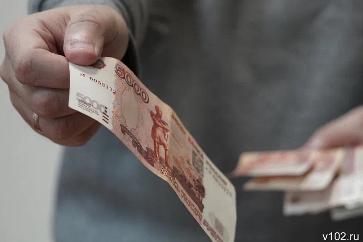 В Волгограде 18-летняя три раза оказала услуги незнакомцу за 45 тыс. рублей