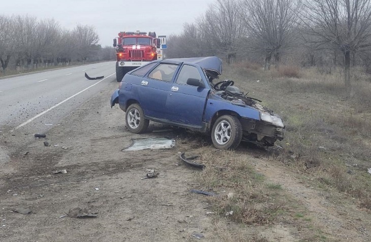 По дороге на Луганск под Волгоградом в ДТП погиб водитель «двенадцатой»