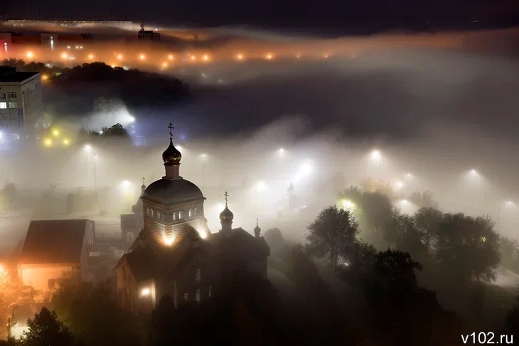 Волны химозного смога вновь накрыли районы Волгограда вечером 28 ноября