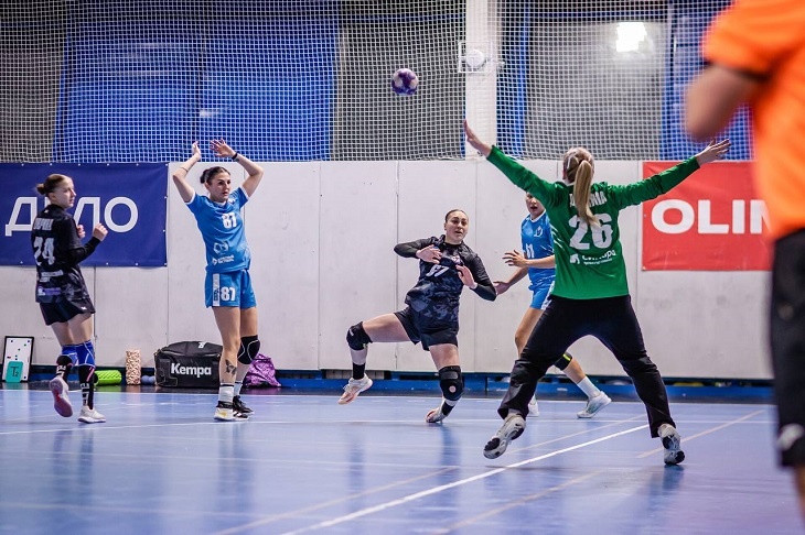 Гандболистки «Динамо-Синары» победили «Луч» в Москве