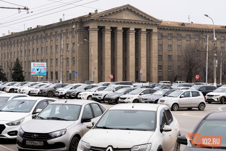 В Волгограде с 1 декабря добавилось платных парковок: смотрим, где и почем