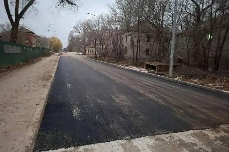 В Волгограде покрыли асфальтом площадь больше футбольного поля