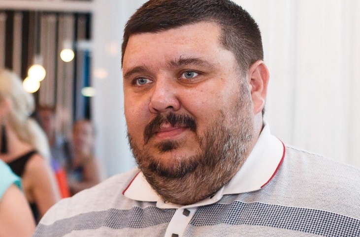 В Волгограде силовиками задержан известный блогер Алексей Ульянов