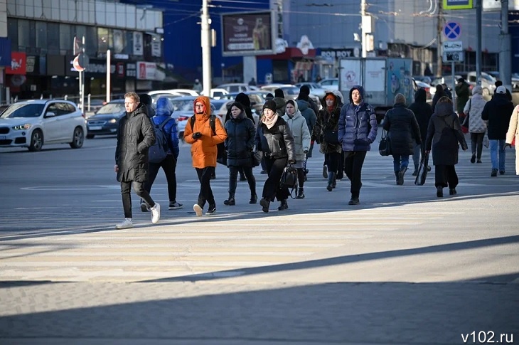 Почти 4% работающих волгоградцев составляют люди за 60