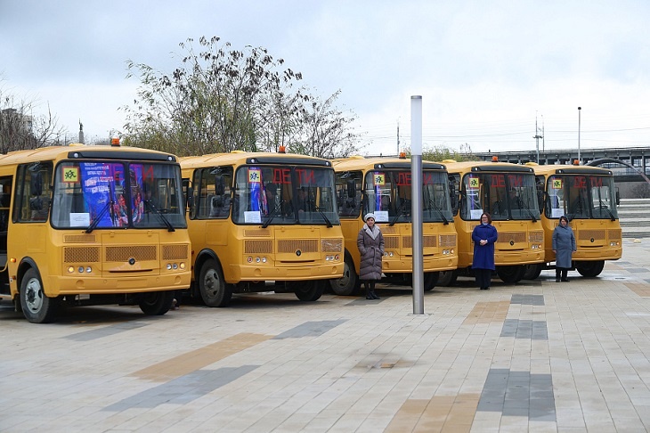 В Волгоградской области появилось 10 новых школьных автобусов