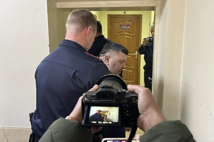 «В больнице чуть не убили»: волгоградского блогера Алексея Ульянова доставили в суд