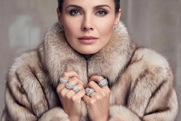 Расчетливая волгоградка потратила 1,3 млн сожителя на одежду и украшения