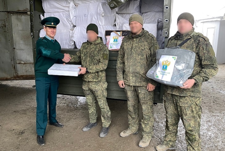 Таможенники передали изъятые в Волгоградской области 900 пледов  на СВО