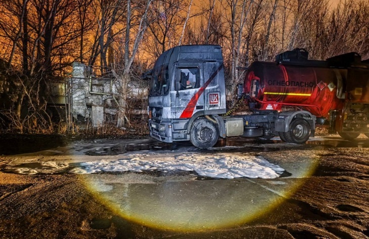 Масштабный пожар на юге Волгограда: сгорели бензовоз и автомойка