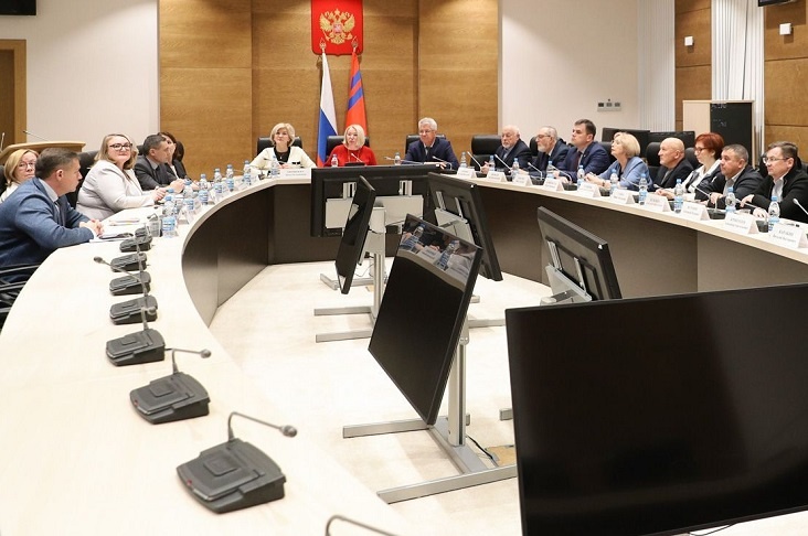 Необходимость воспитания экологической ответственности обсудили на Экосовете