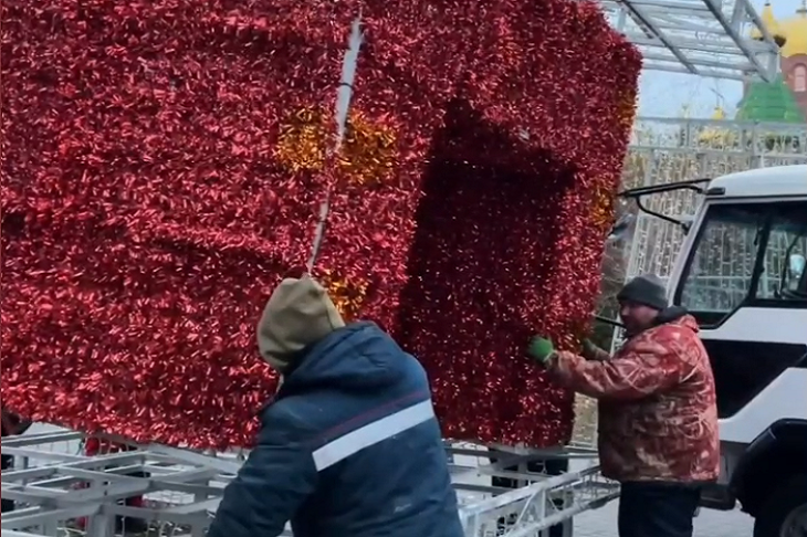 Волгоград украшают арт-объектами к Новому году