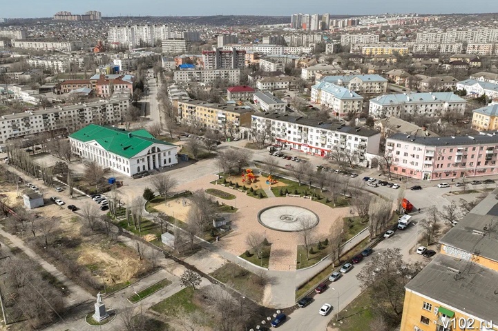 В Волгограде у ДК завода им. Петрова проходят тактические учения МЧС