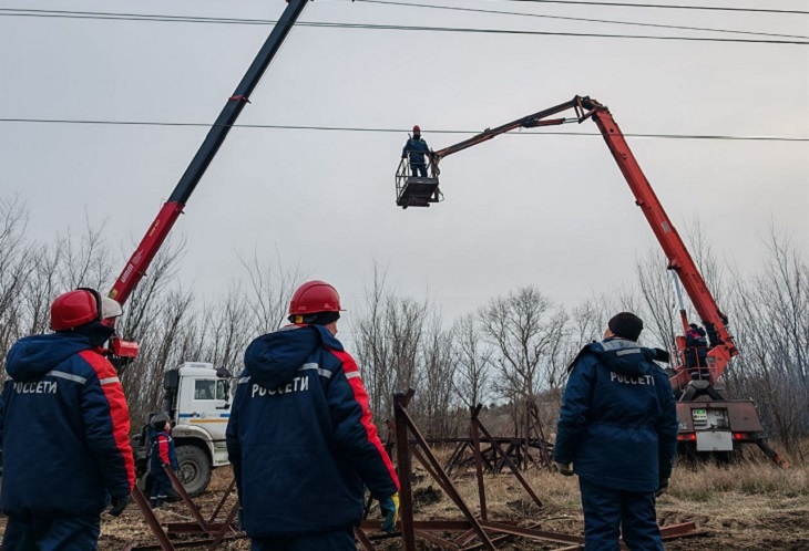 В обесточенные снежной бурей районы Волгоградской области вернули свет