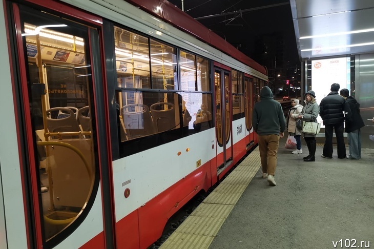 В Волгограде спустя 4,5 часа восстановили движение СТ