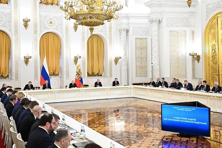 Андрей Бочаров принимает участие в заседании Госсовета РФ по кадрам