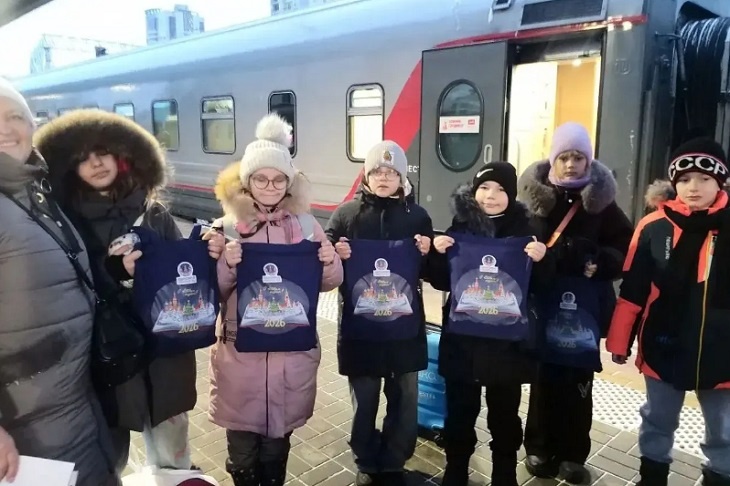 60 волгоградских школьников увидели Кремлевскую ёлку