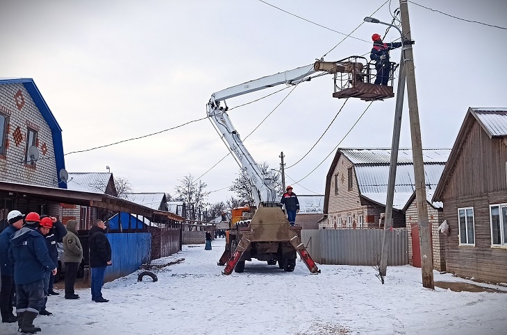 33 дома в цыганском поселке Волгограда обесточили из-за долгов и самоуправства