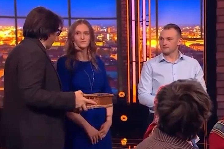 Волгоградский блогер подарил Андрею Малахову гуся и щучью икру