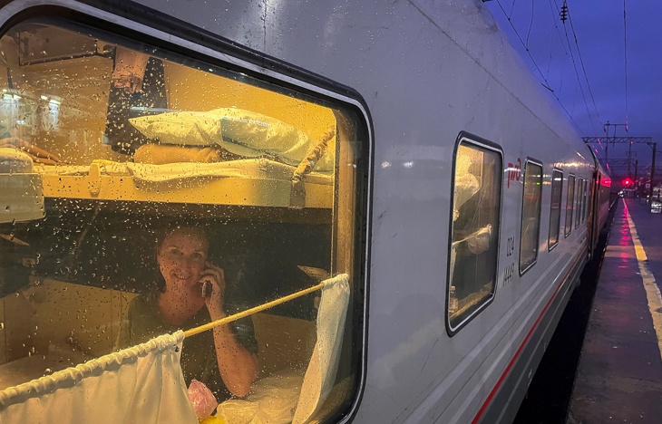 Волгоградцев предупредили о задержке поездов из-за аномального снегопада