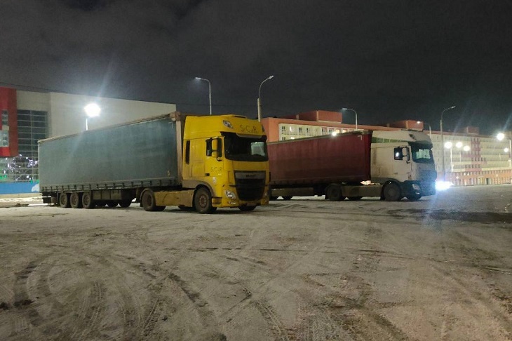 Фуры из Китая привезли в Волгоград детали гигантского аттракциона