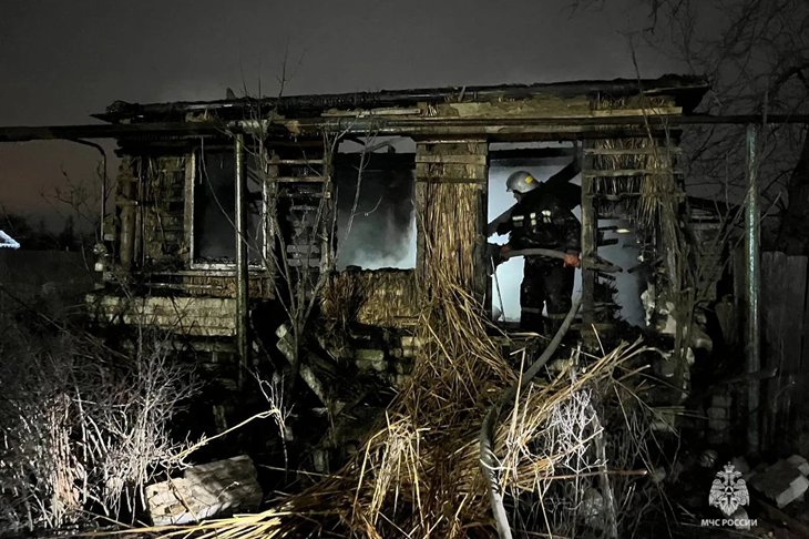 Под Волгоградом из-за печи в доме сгорела женщина