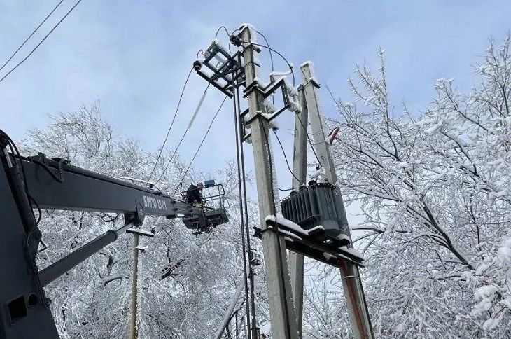 Двум районам Волгоградской области оперативно вернули свет после снежной бури